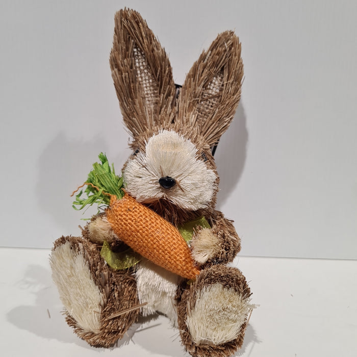 Straw Sitting Bunny With Carrot