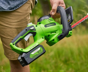 Cordless 56cm Hedge Trimmer (with battery & charger)